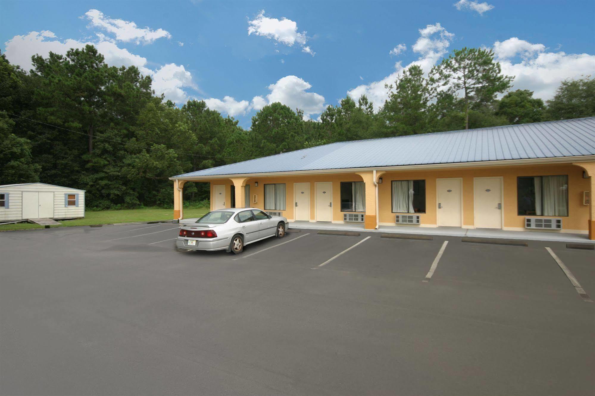 Days Inn By Wyndham ดิฟันนิแอ็ค สปริงส์ ภายนอก รูปภาพ